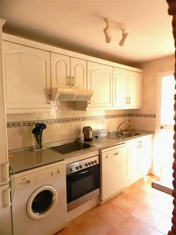 Cocina de Apartamento en venta en Marbella con Aire acondicionado, Calefacción y Amueblado