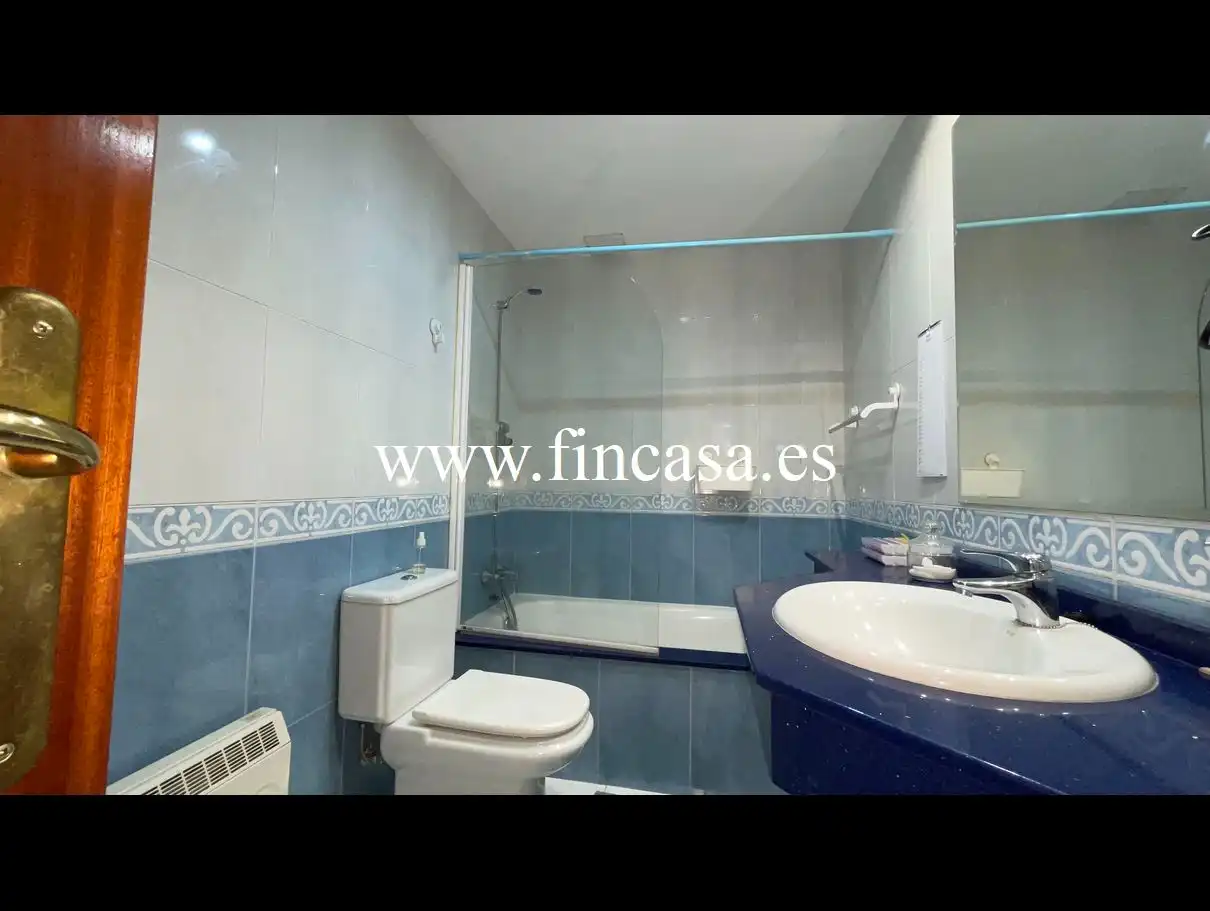 Baño de Piso en venta en Nigrán con Calefacción, Jardín privado y Parquet