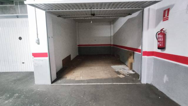 Garaje en Alquiler en Calle Poeta Jesús Rasueros en Pizarrales