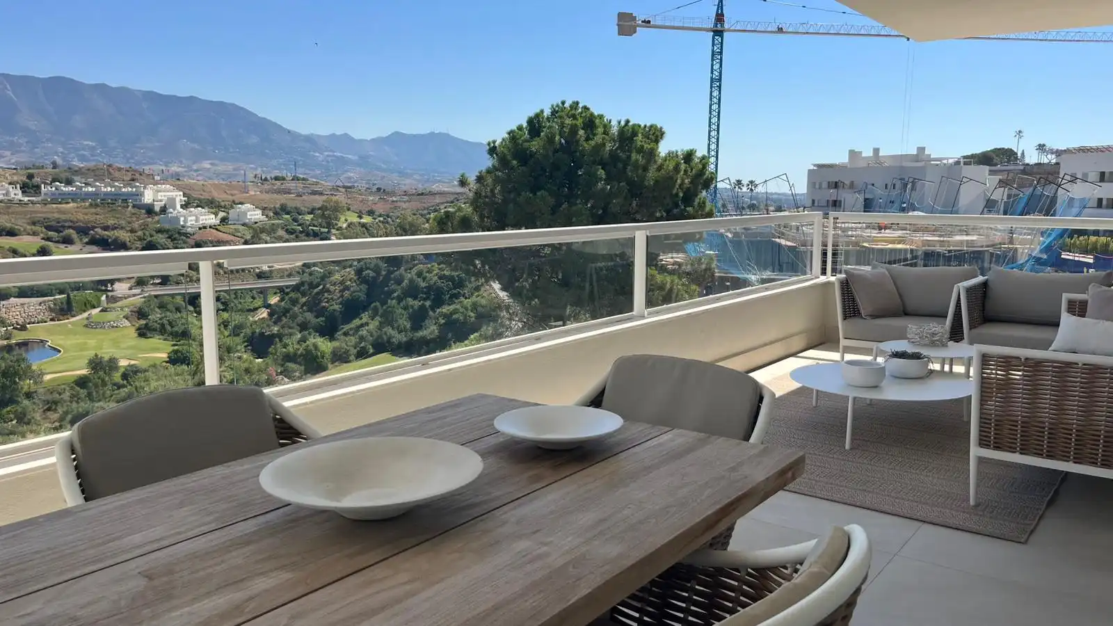 Terrasse von Wohnung zum Verkauf in Mijas mit Klimaanlage, Privatgarten und Terrasse