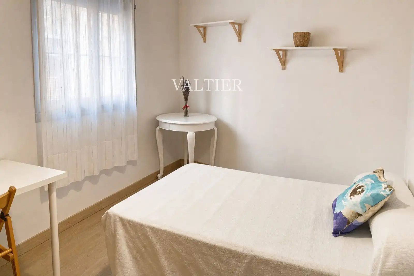 Bedroom of Flat for rent in Madrid  with Air Conditioner, Storage room and Furnished