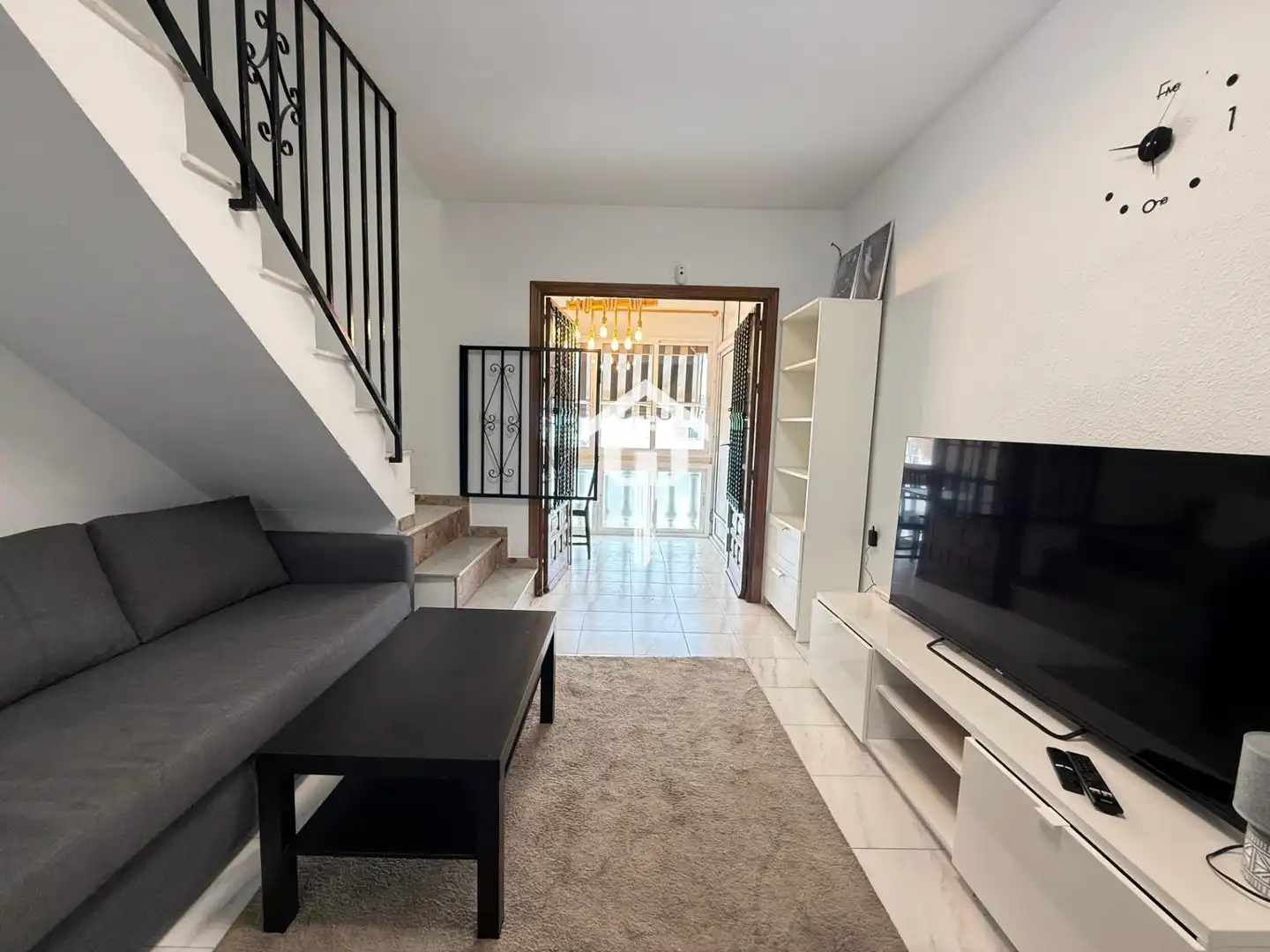 Sala de estar de Dúplex en venta en Torrevieja con Aire acondicionado, Terraza y Amueblado