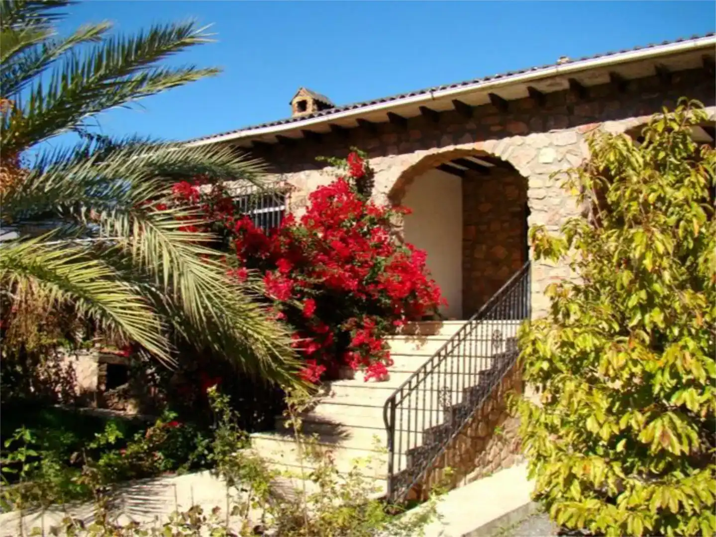 Vista exterior de Casa o xalet en venda en Íllar amb Jardí privat, Traster i Piscina
