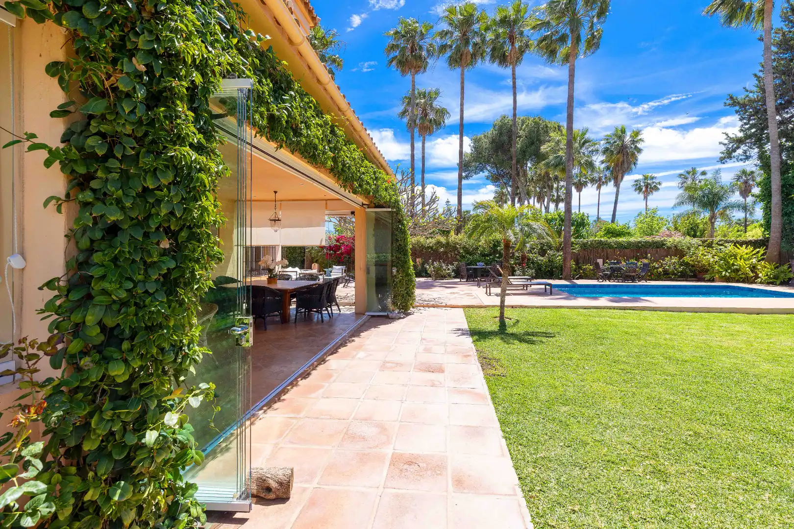 Jardí de Casa o xalet en venda en Málaga amb Aire condicionat, Calefacció i Jardí privat