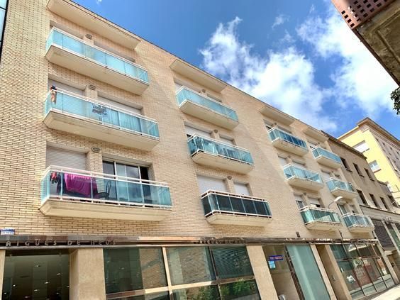 Vista exterior de Edifici en venda en Reus