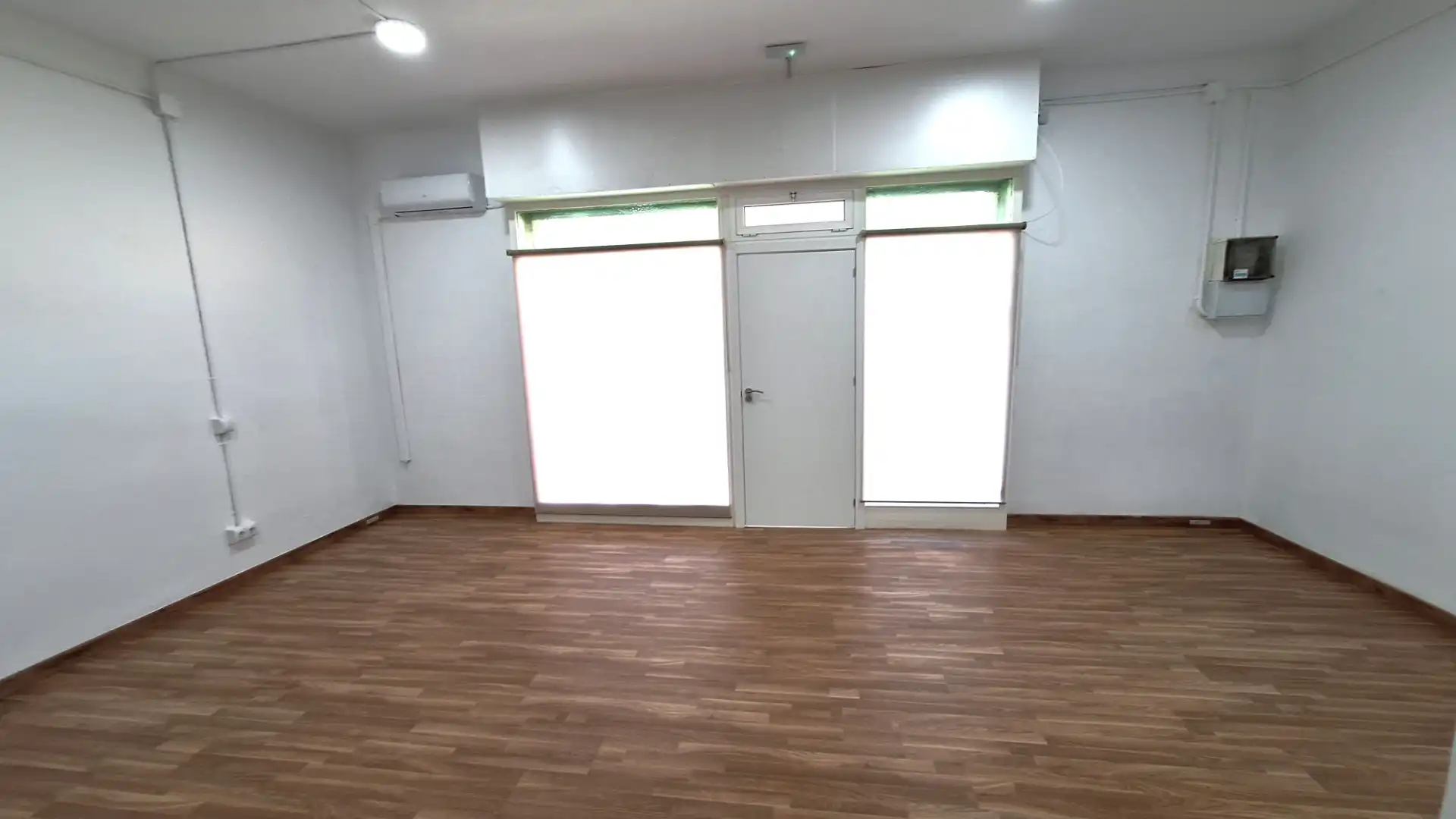 Premises for sale in El Prat de Llobregat  with Air Conditioner, Heating and Parquet flooring