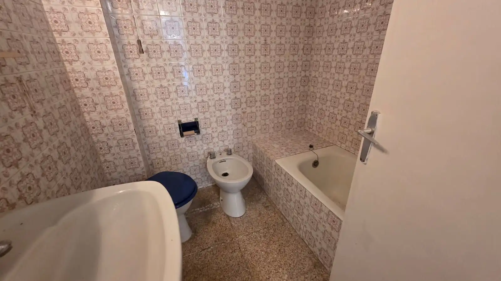 Baño de Piso en venta en Castro-Urdiales con Terraza