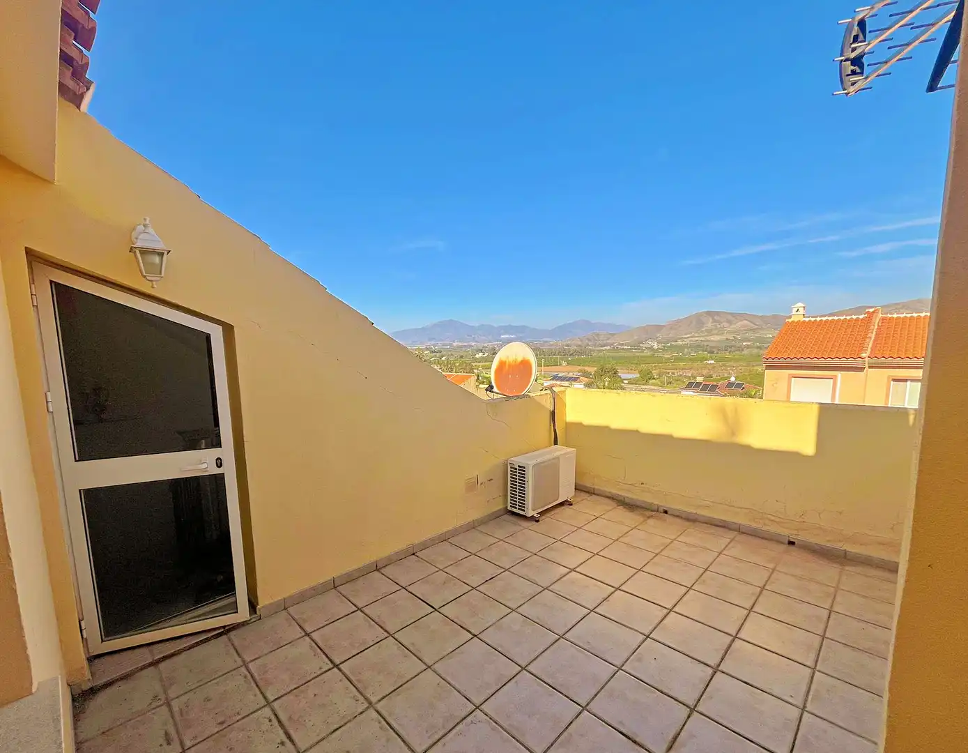 Terrassa de Casa adosada en venda en Cártama amb Aire condicionat, Terrassa i Piscina comunitària