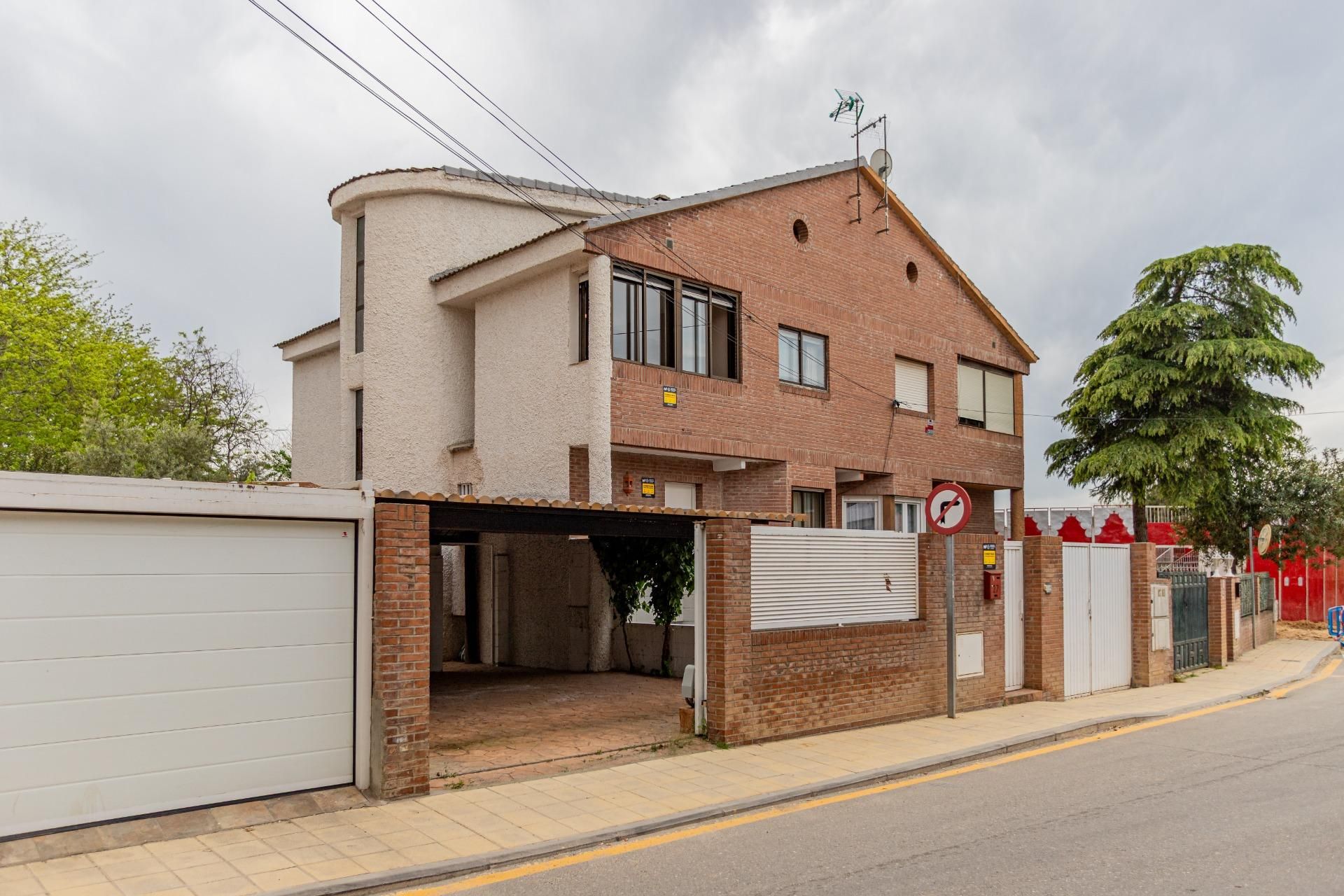 Exterior view of Single-family semi-detached for sale in Cobeña  with Heating, Private garden and Storage room