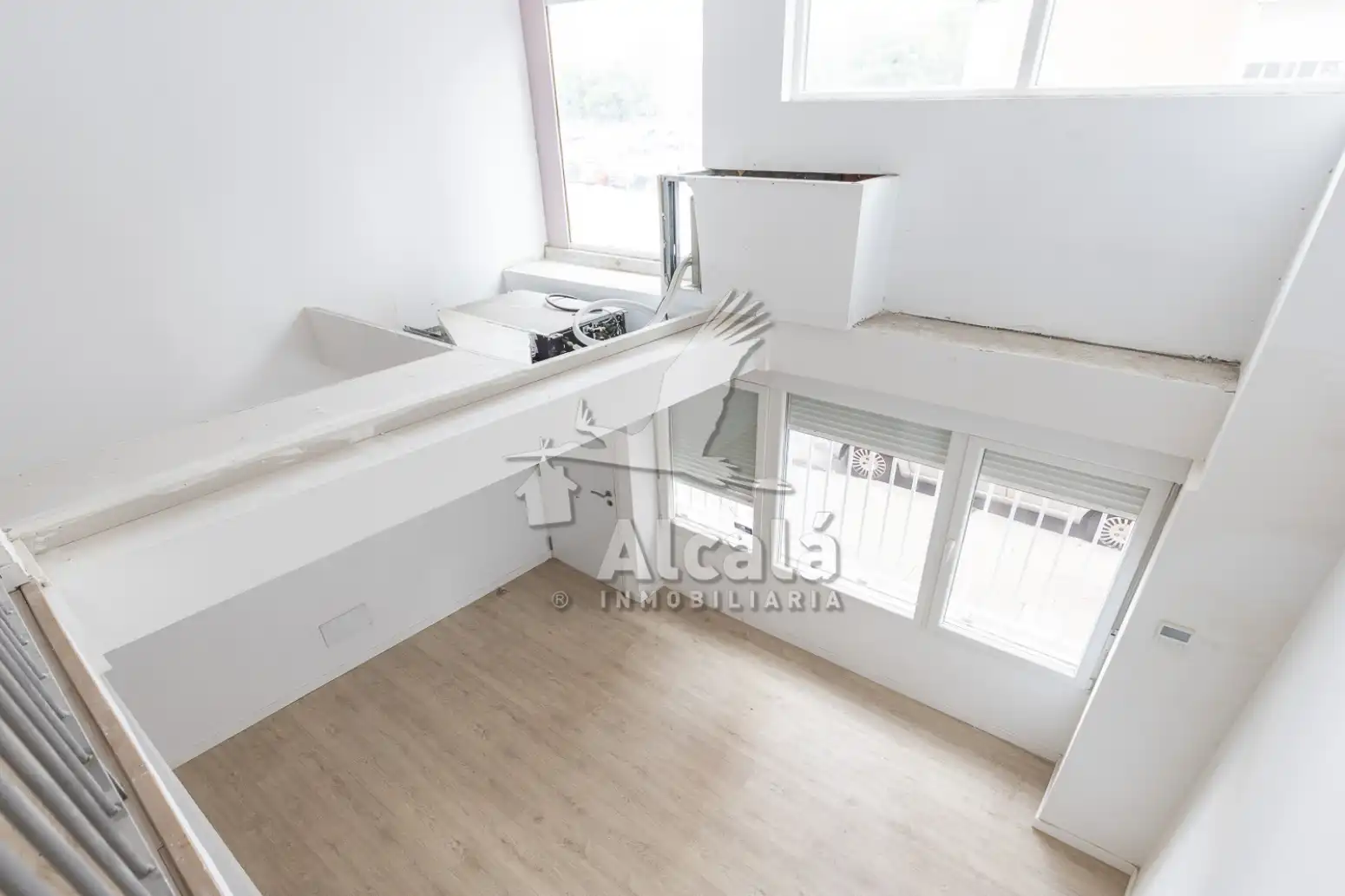 Habitación de Local en venta en Alcalá de Henares con Aire acondicionado