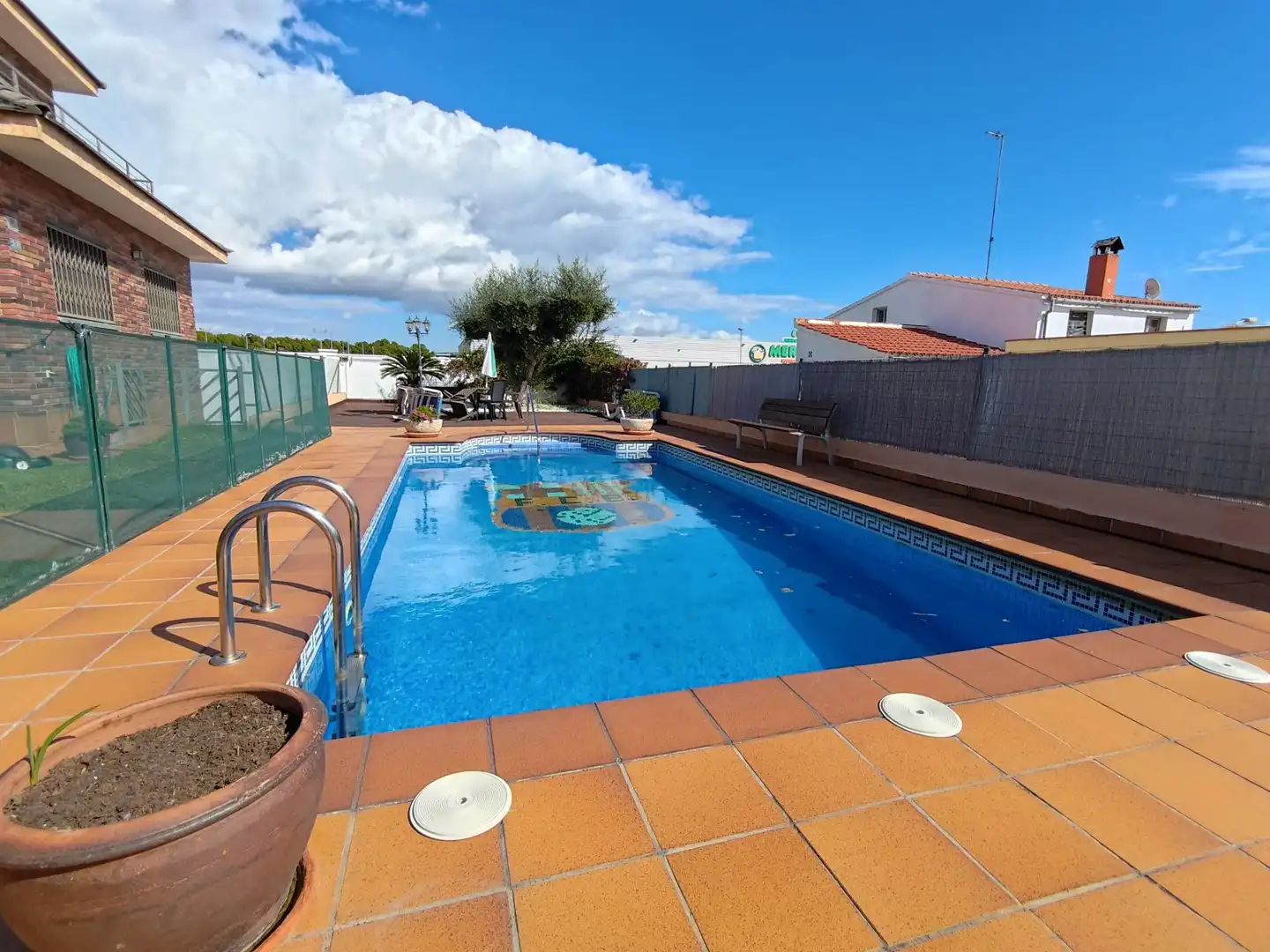 Piscina de Casa o chalet en venta en El Vendrell con Aire acondicionado, Calefacción y Jardín privado