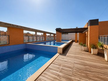 Piso con piscina en venta en Avenida de Sevilla