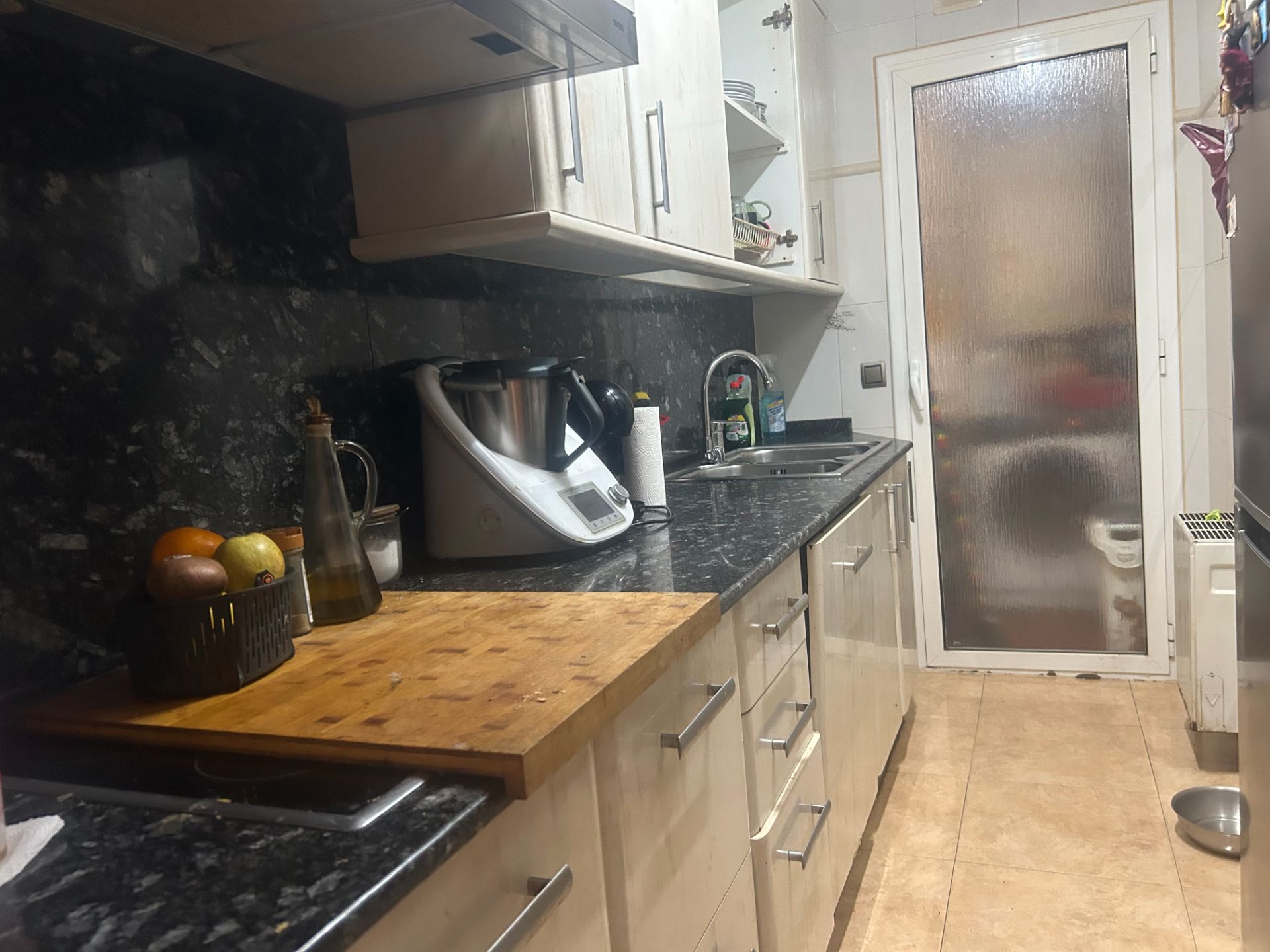 Cuina de Pis en venda en Manresa amb Calefacció, Traster i Forn