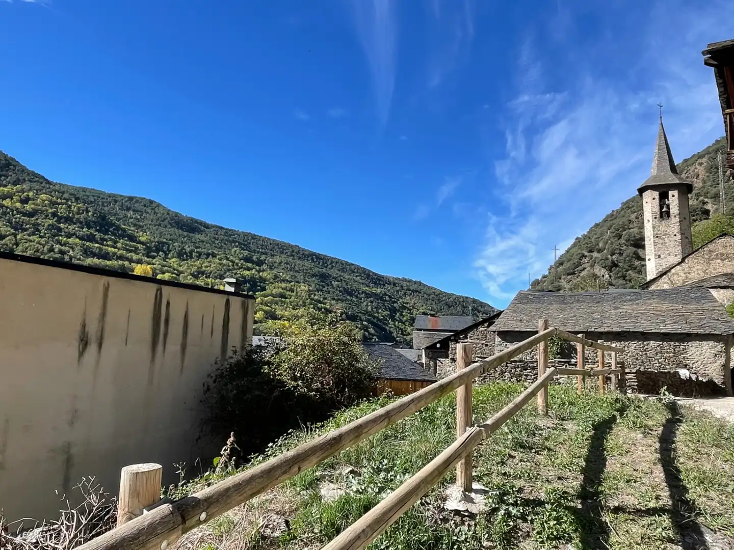 Vista exterior de Residencial en venda en Alins, Lleida