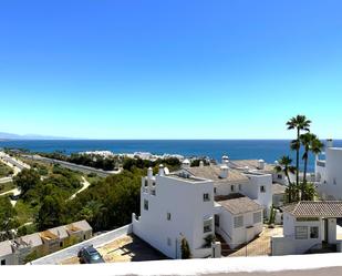 Vista exterior de Dúplex en venda en Casares amb Terrassa i Piscina comunitària