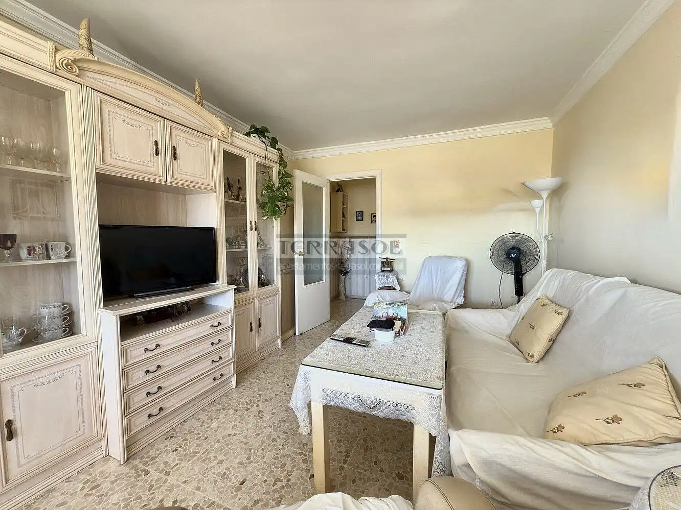 Sala d'estar de Apartament en venda en Vélez-Málaga amb Jardí privat, Terrassa i Traster