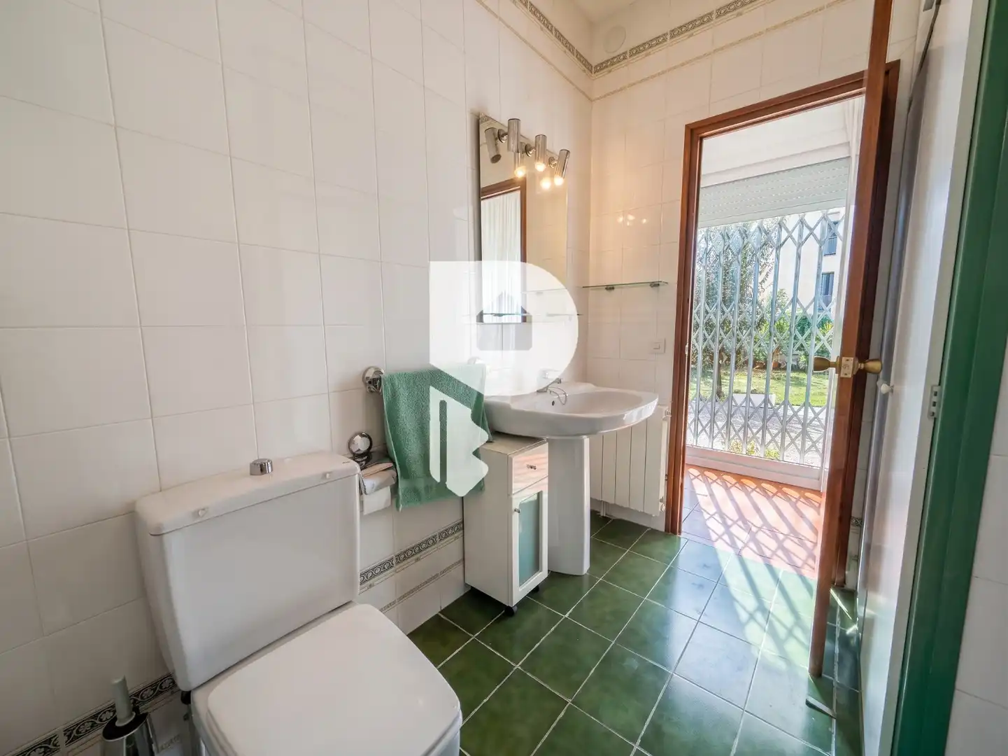Bathroom of Houses for sale in Cervelló  with Air Conditioner, Heating and Private garden
