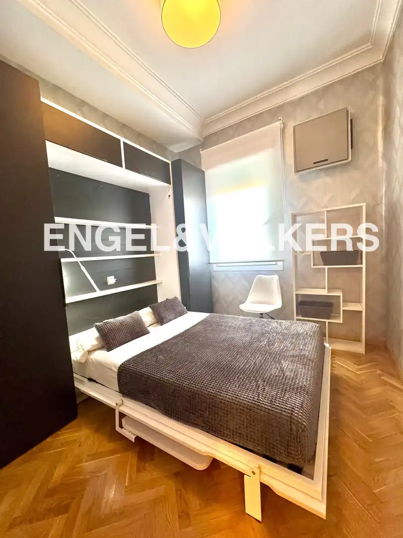 Schlafzimmer von Wohnung zur Miete in Madrid mit Klimaanlage, Heizung und Parkett