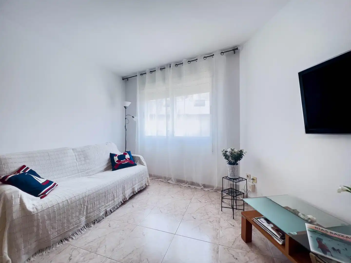 Schlafzimmer von Wohnung zur Miete in O Grove   mit Heizung