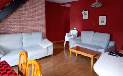 Sala d'estar de Dúplex en venda en San Martín de Valdeiglesias
