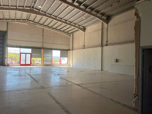 Nave industrial en Alquiler en Alcolea