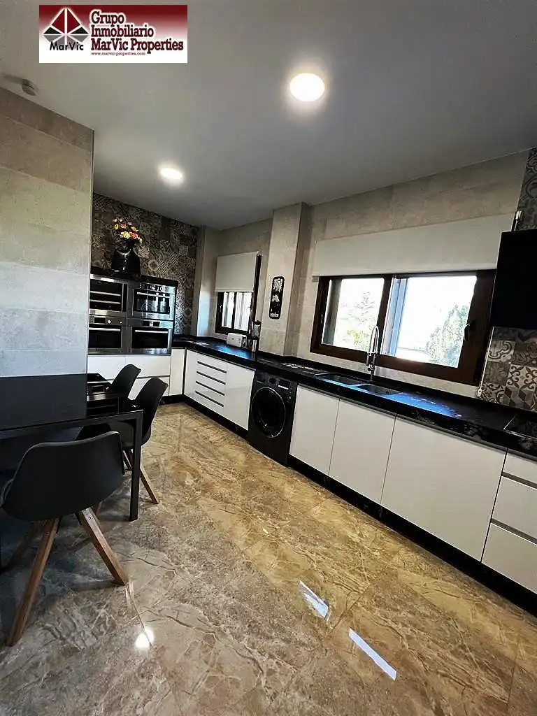 Cuina de Casa o xalet en venda en La Nucia amb Aire condicionat, Calefacció i Jardí privat