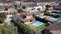 Vista exterior de Casa o xalet en venda en Quart amb Aire condicionat, Terrassa i Piscina