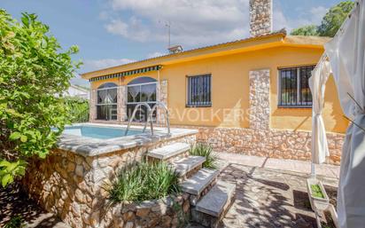 Vista exterior de Casa o xalet en venda en Creixell amb Aire condicionat, Calefacció i Jardí privat