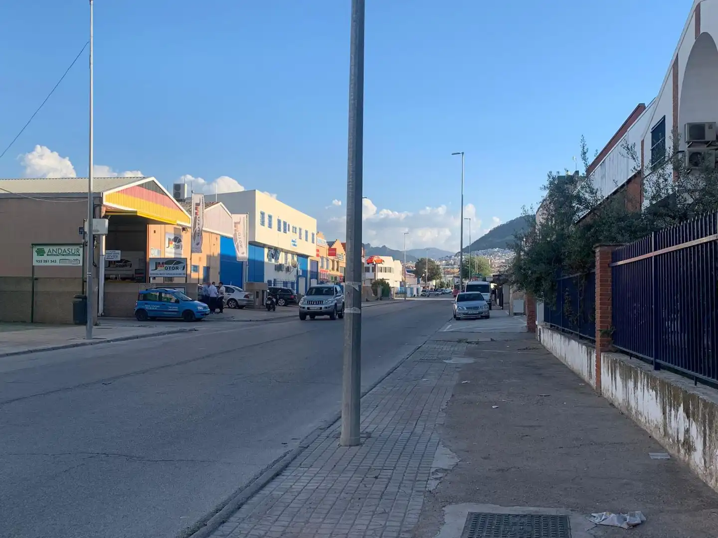 Fabrikhallen zur Miete in Calle Huelma, Renfe - Bulevar 1ª y 2ª Fase