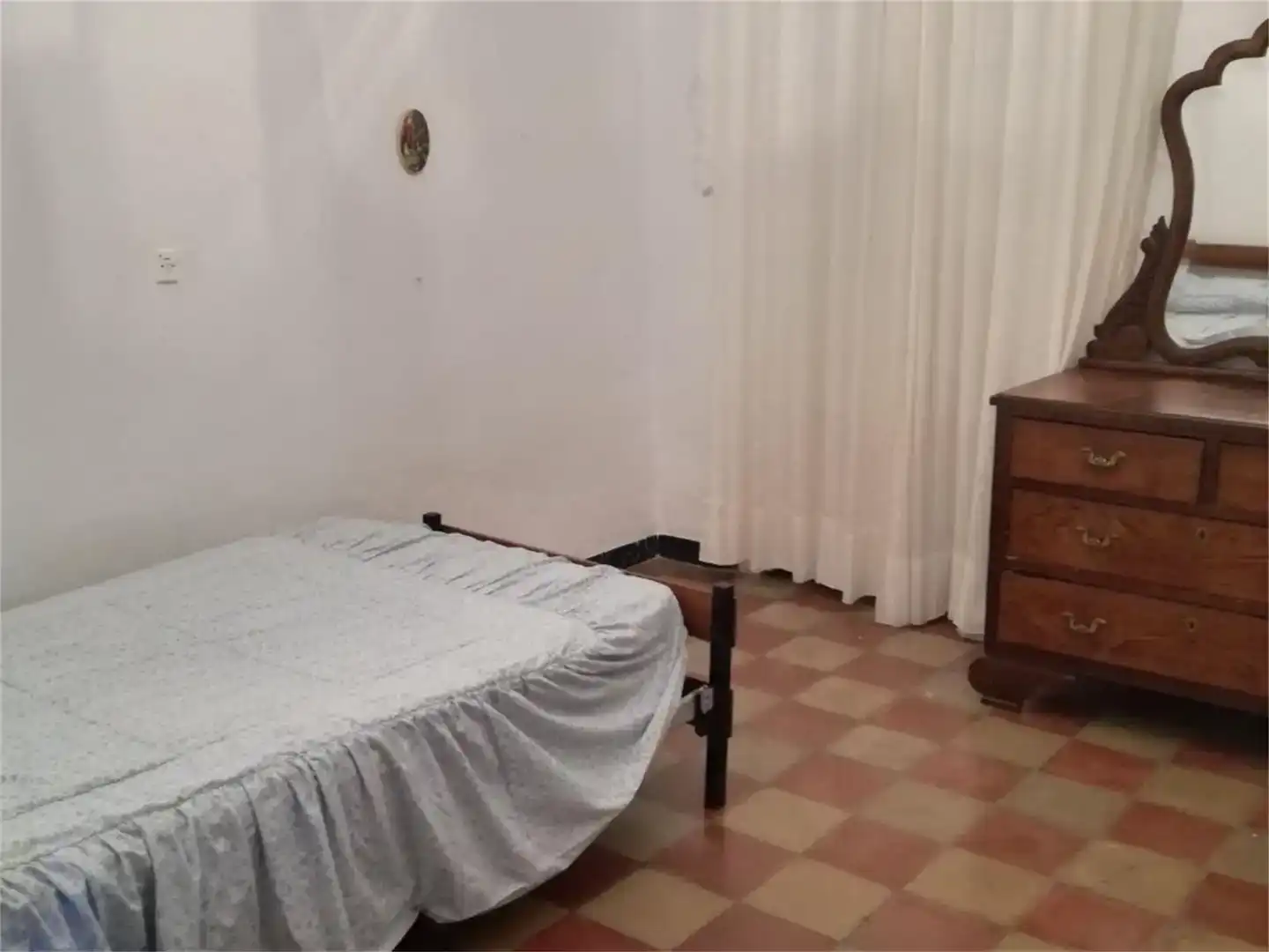 Dormitori de Casa adosada en venda en El Castillo de las Guardas amb Aire condicionat, Traster i Moblat