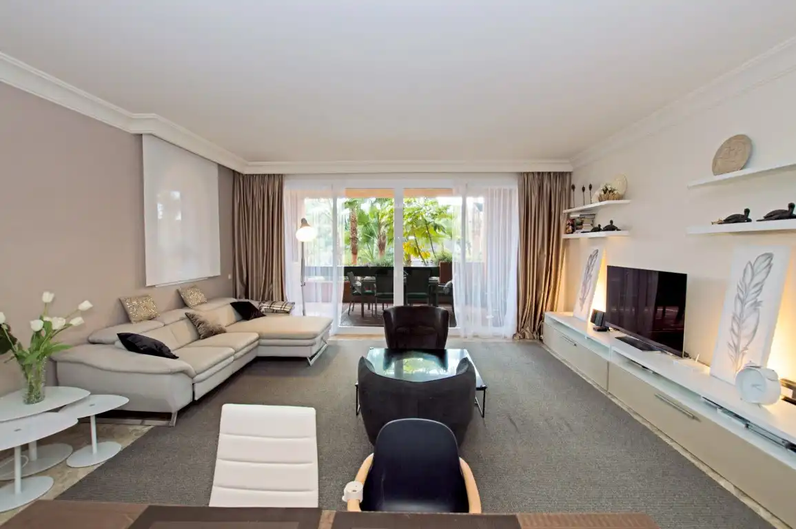 Apartament amb piscina en venda a Nueva Andalucía, imagen 5