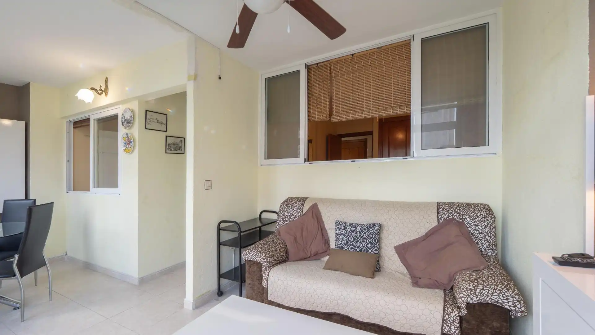 Living room of Flat for sale in Benidorm  with Air Conditioner, Private garden and Community pool