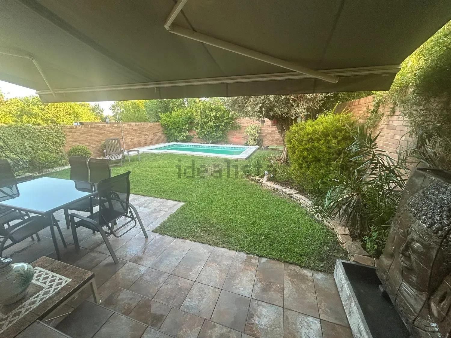 Jardí de Casa adosada en venda en Illescas amb Aire condicionat, Jardí privat i Terrassa
