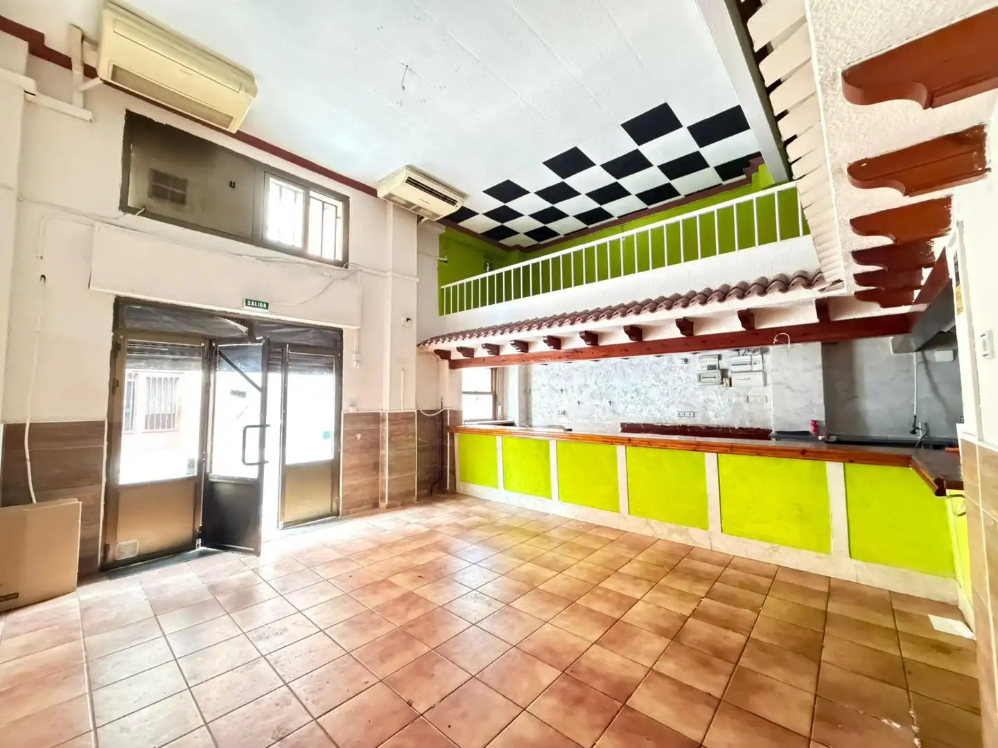 Local comercial en venda a Calle Fernando Díaz de Mendoza 25, imagen 2