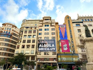Oficina amb ascensor de lloguer a Plaça de l'Ajuntament 16