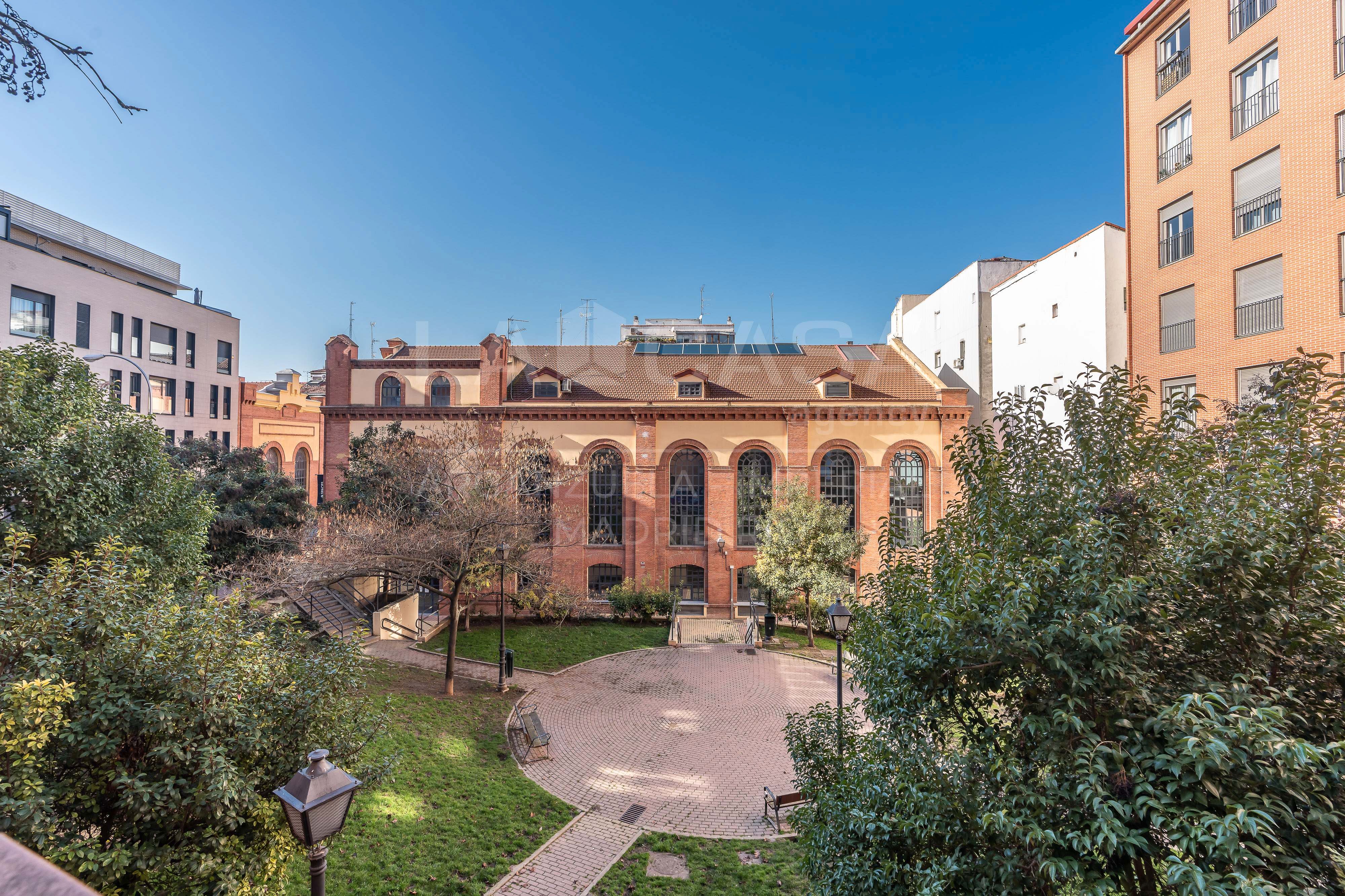 Exterior view of Flat for sale in  Madrid Capital  with Heating, Terrace and Balcony