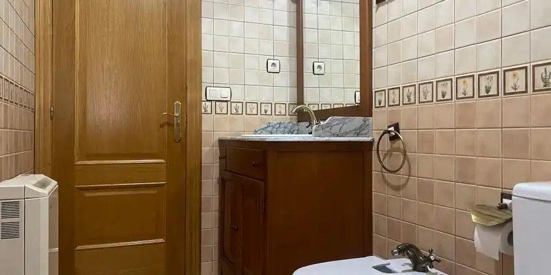 Baño de Casa o chalet en venta en Cangas del Narcea con Jardín privado, Terraza y Trastero