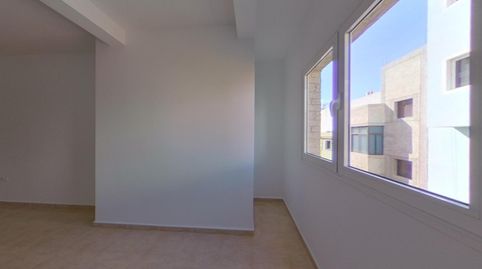 Foto 3 de Piso en venta en C/ Tiagua, Vecindario - El Doctoral - Cruce de Sardina, Santa Lucía de Tirajana