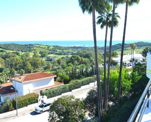 Vista exterior de Àtic de lloguer en Estepona amb Aire condicionat, Calefacció i Moblat