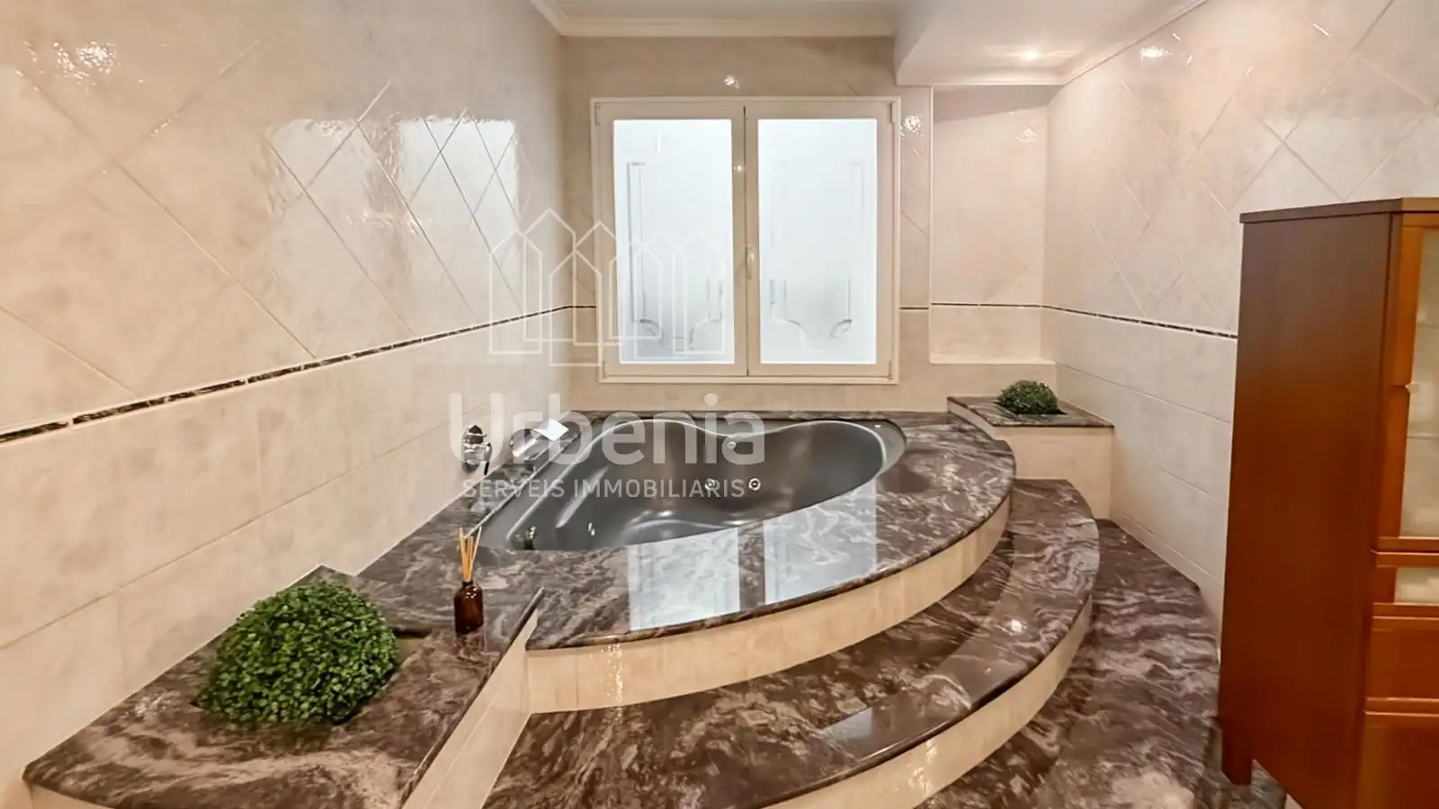 Bathroom of Flat for sale in Sant Cebrià de Vallalta  with Air Conditioner, Heating and Terrace