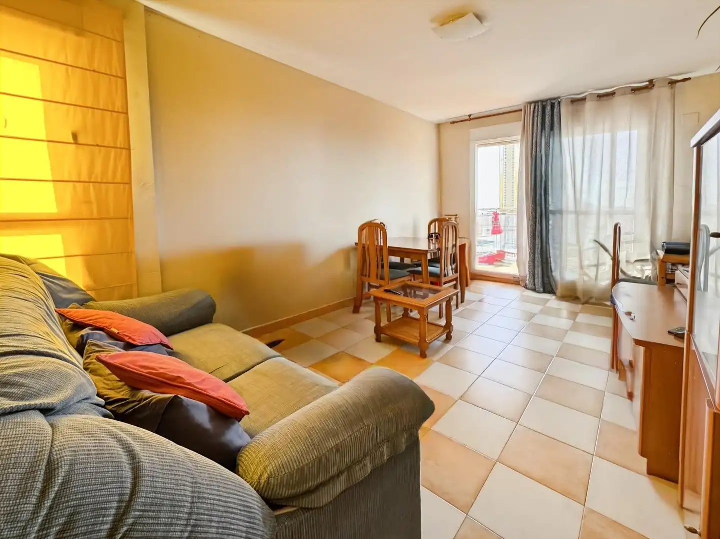 Sala de estar de Apartamento en venta en Benidorm con Calefacción y Terraza