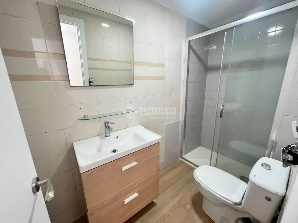 Bathroom of Flat for sale in San Juan de Aznalfarache