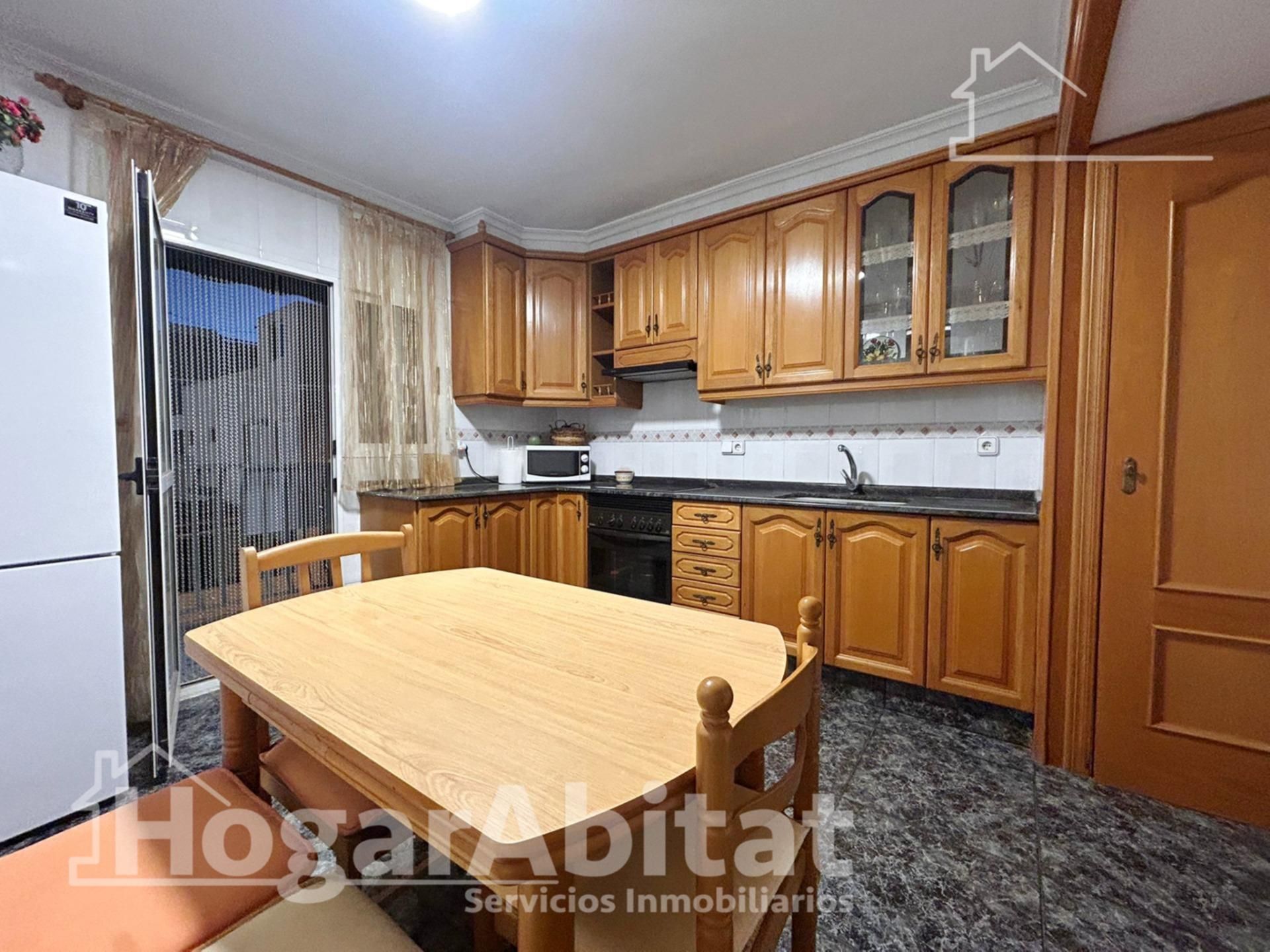 Cocina de Piso en venta en Sagunto / Sagunt con Terraza y Balcón