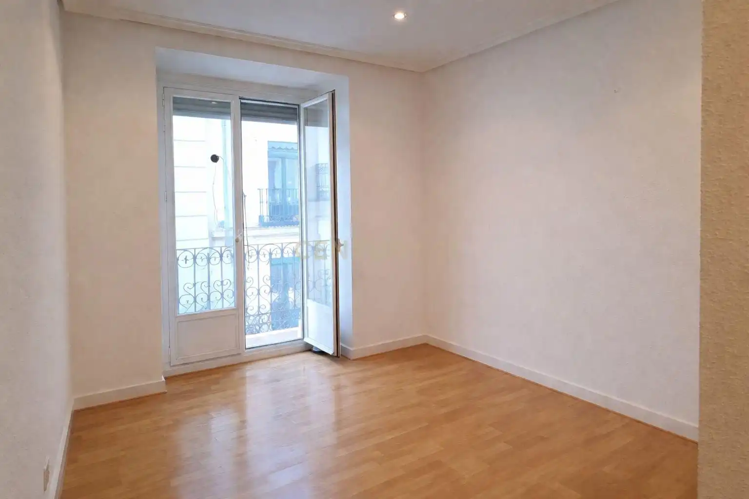 Dormitori de Apartament de lloguer en Madrid amb Aire condicionat, Forn i Rentadora