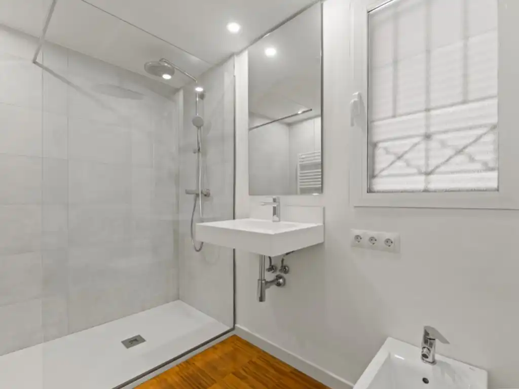 Bany de Apartament en venda en Alicante / Alacant amb Aire condicionat i Internet