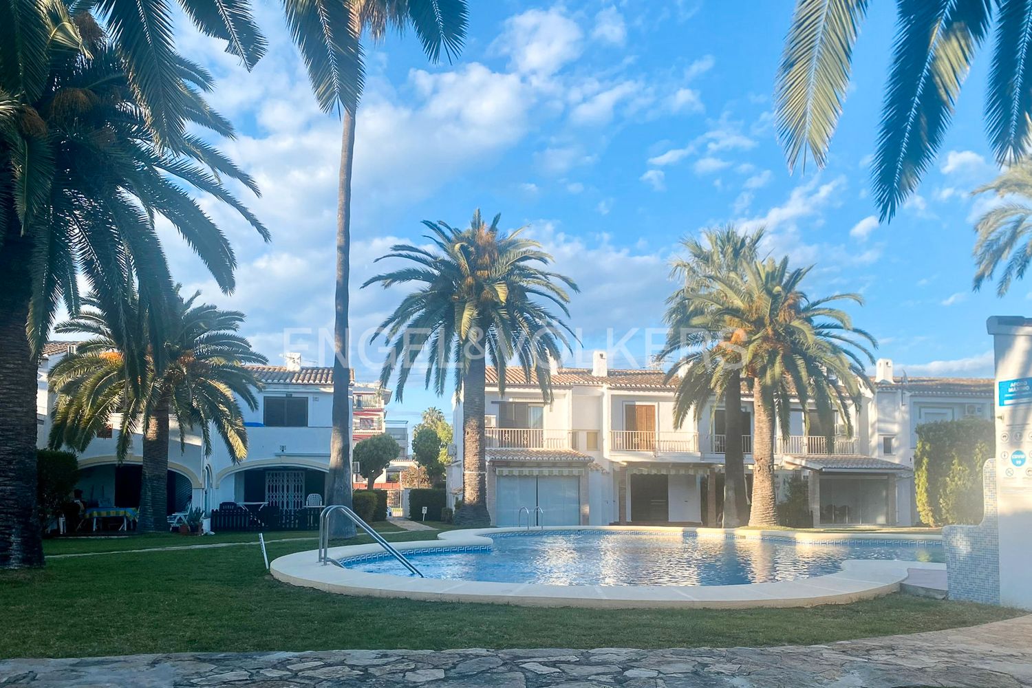 Vista exterior de Apartamento en venta en Dénia con Aire acondicionado, Calefacción y Terraza