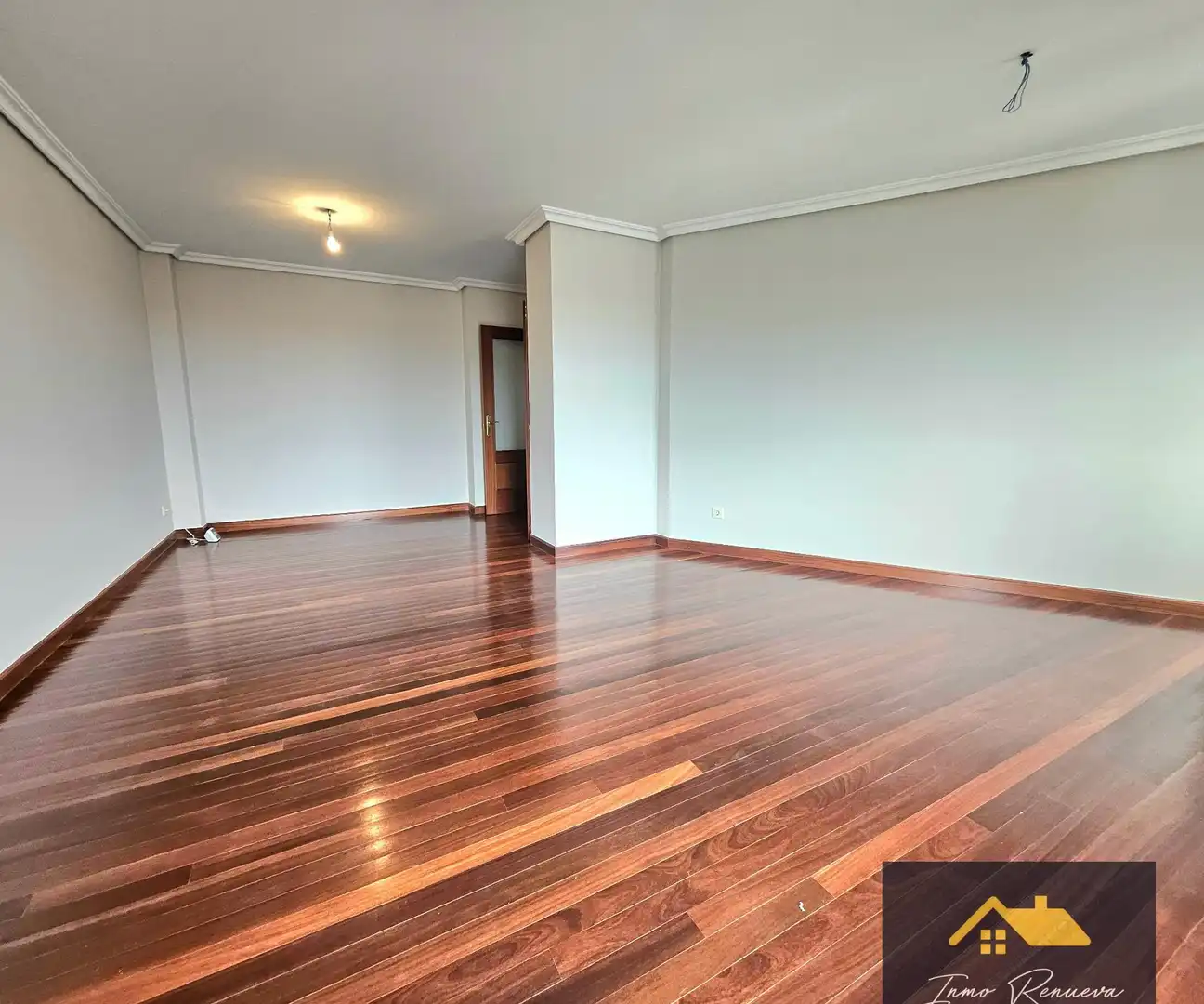 Sala de estar de Ático en venta en Santurtzi  con Calefacción, Trastero y Balcón
