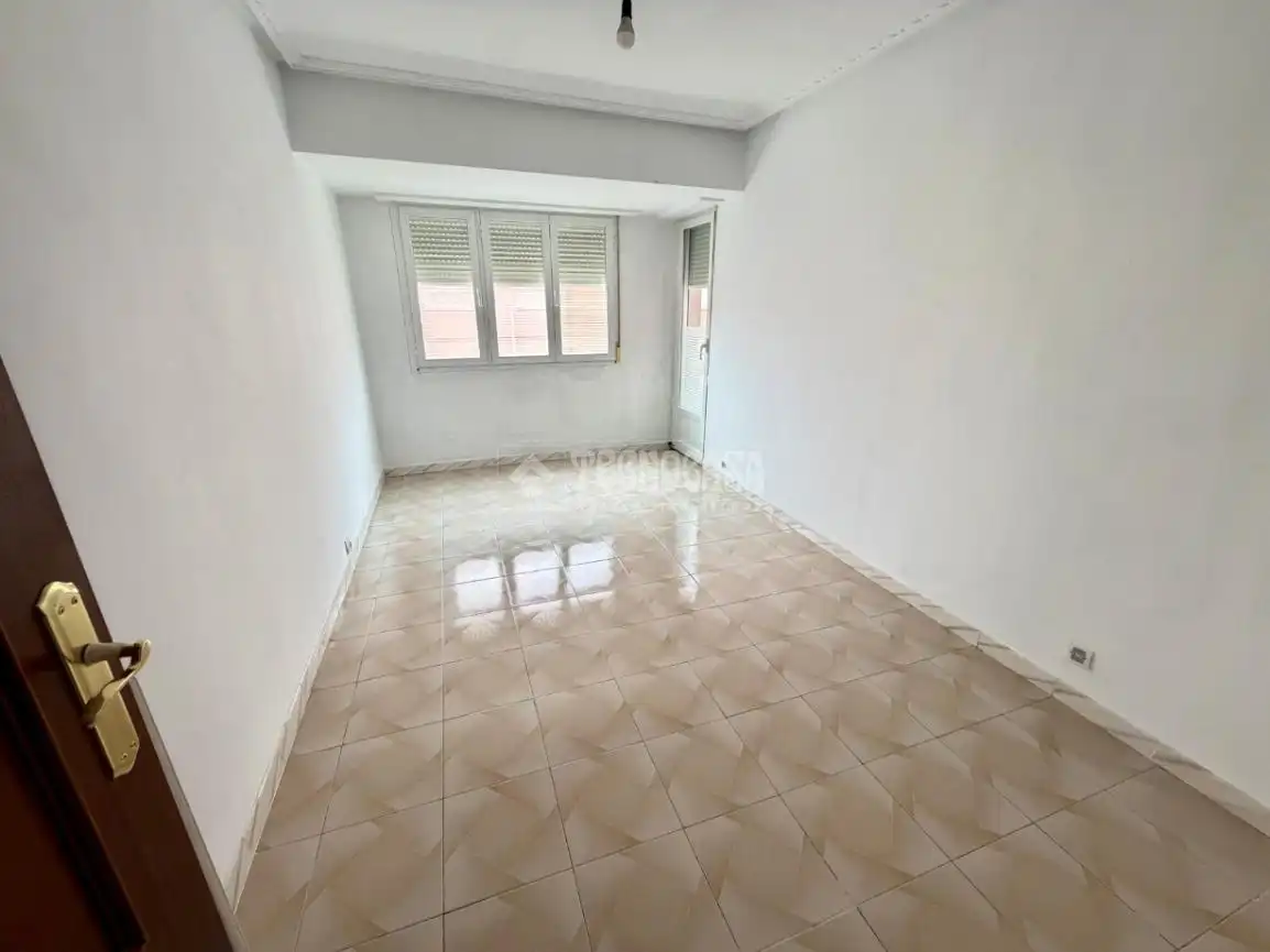 Habitación de Piso en venta en León Capital  con Calefacción, Terraza y Trastero