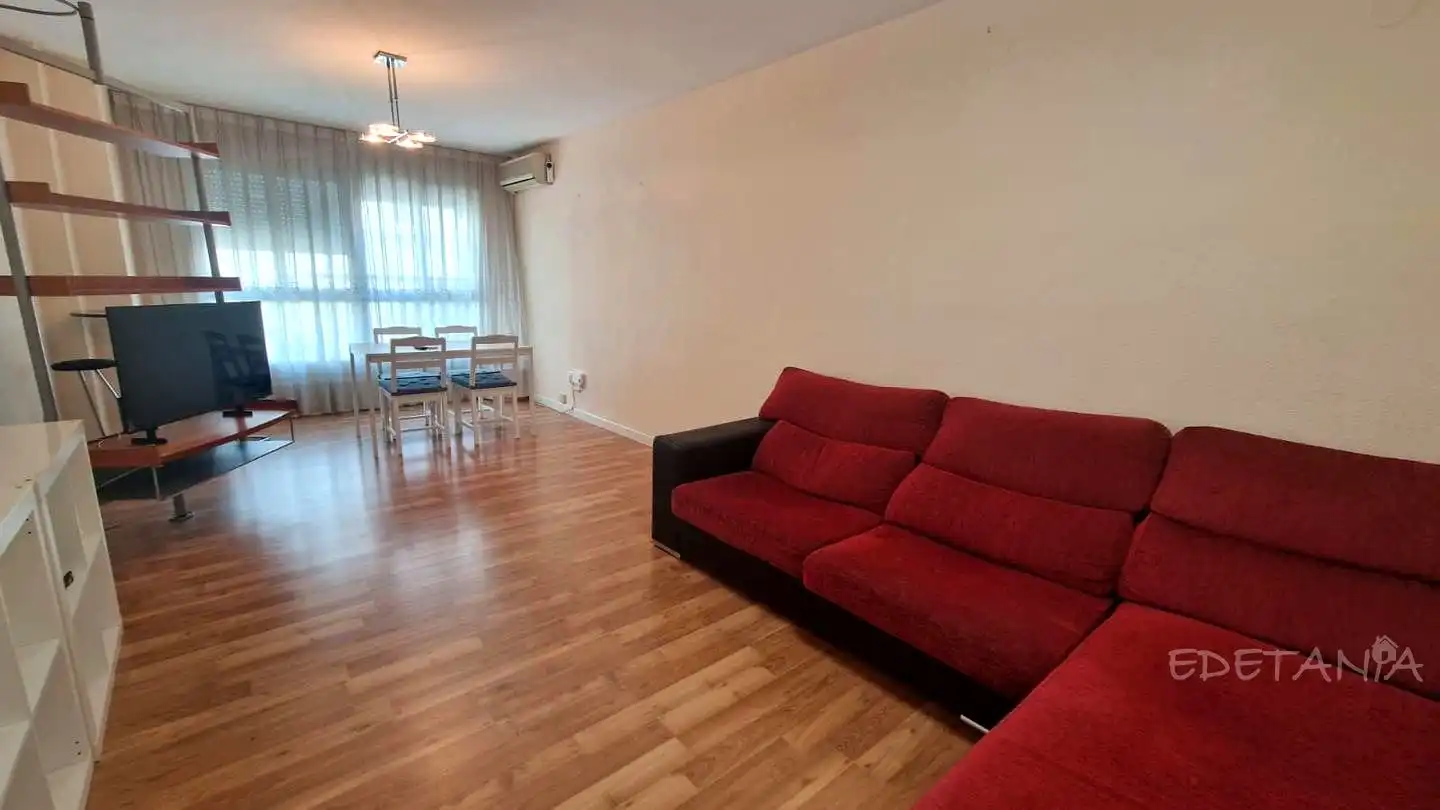 Sala d'estar de Pis de lloguer en Moncada amb Aire condicionat i Moblat