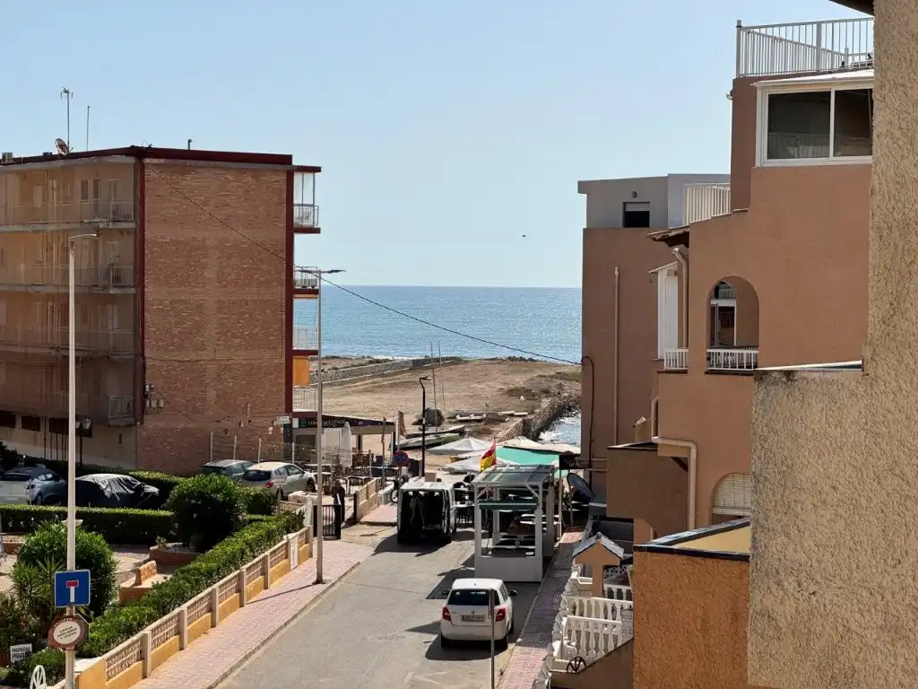 Vista exterior de Casa adosada en venda en Torrevieja